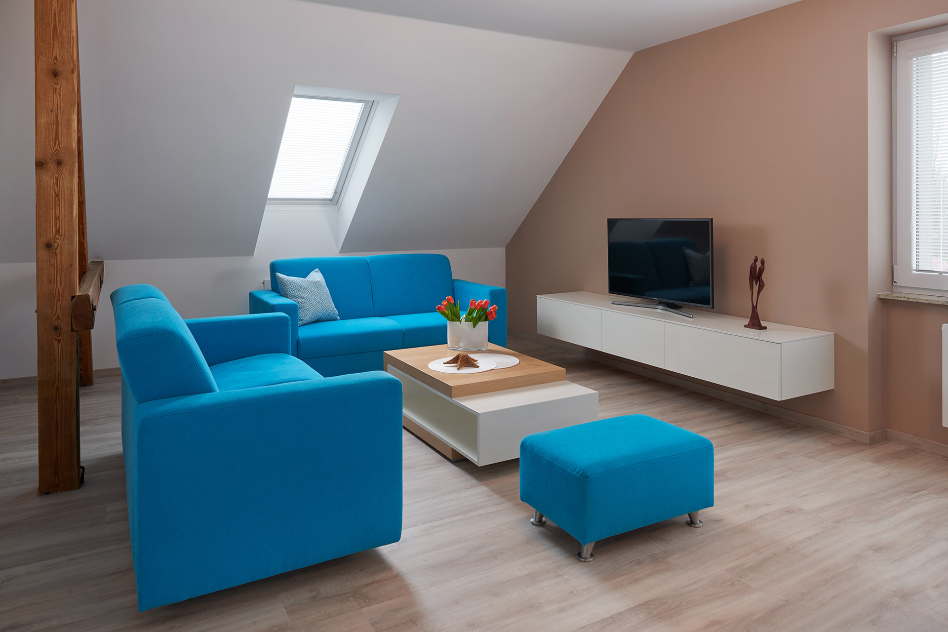 Hanák nábytek Realizace Podkrovní byt Obývací pokoj